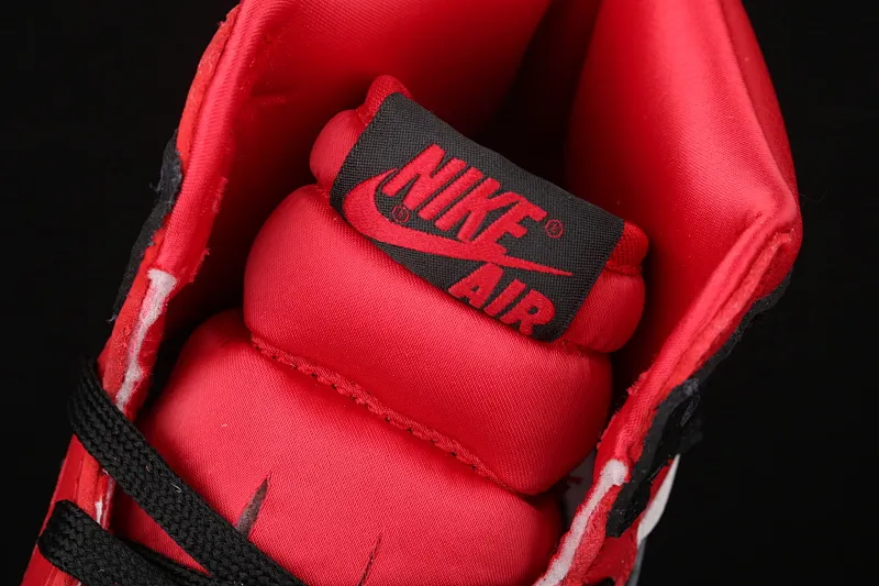 All categories Air Jordan Jordan series basketball shoes Air Jordan 1 High X version Air Jordan 1 WMNS "Satin Snake" AJ1 Joe 1 snake pattern Chicago CD0461-601